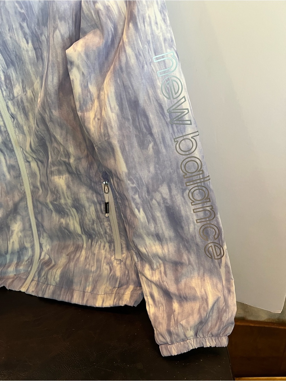 New Balance Pastel Tie-Dye Hooded Windbreaker - Lavender and White - Picture 3 of 9